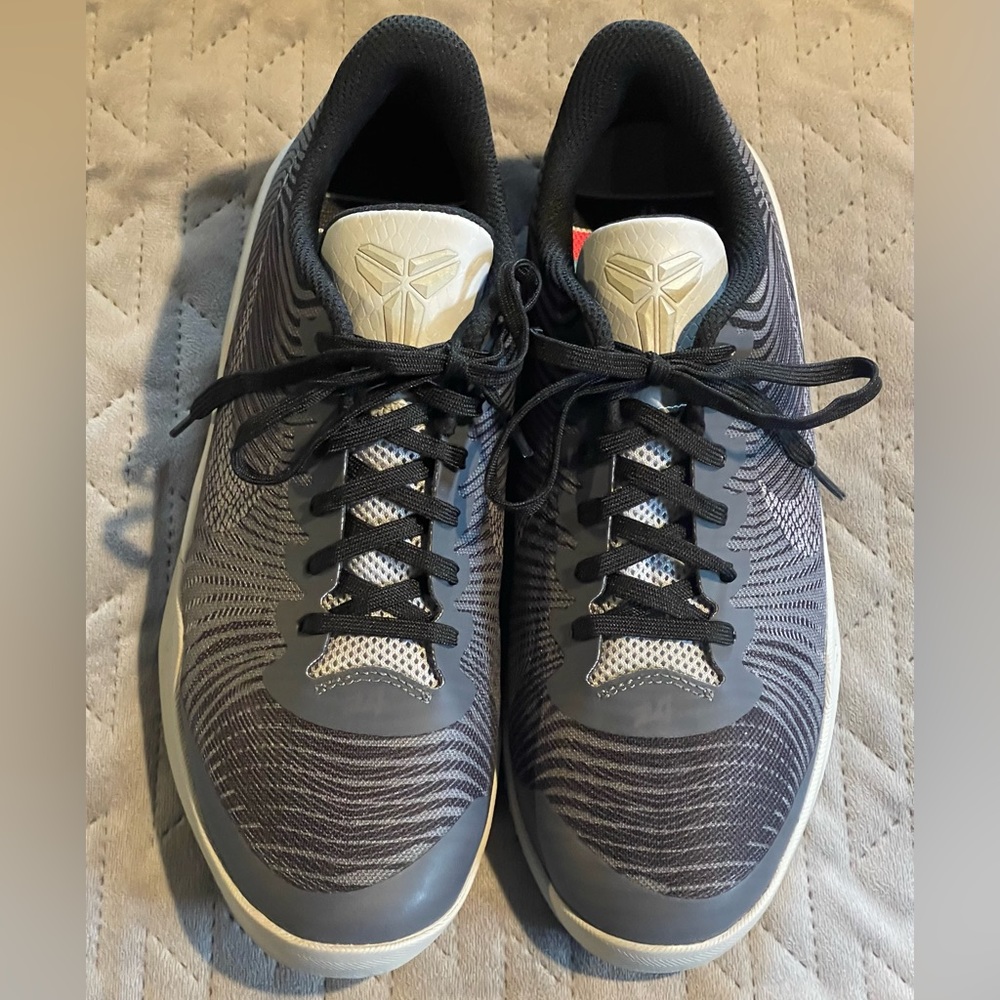 Nike Kobe Bryant shoes youth size 6.5 EUC black/gray - Picture 1 of 13